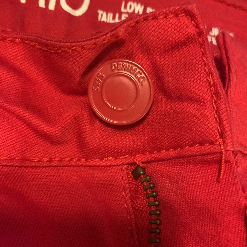 RED JEANS - Picture 4 of 6